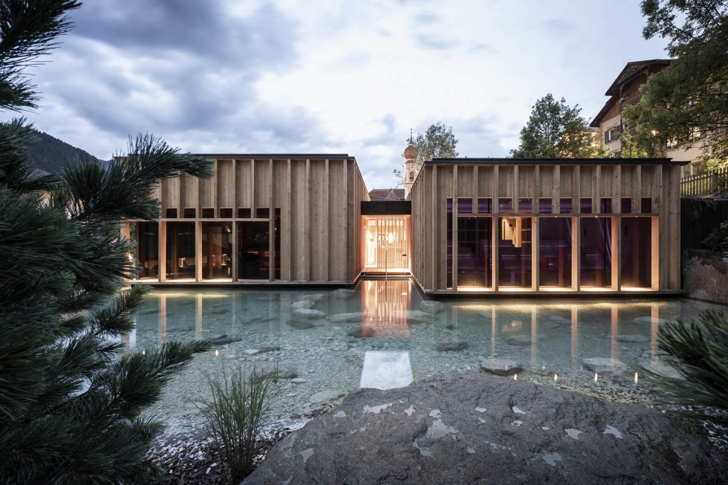 Aperte le nuove saune panoramiche sul lago: spazio al benessere, nella natura rigenerante della Val Gardena